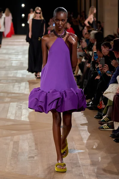 Look 27